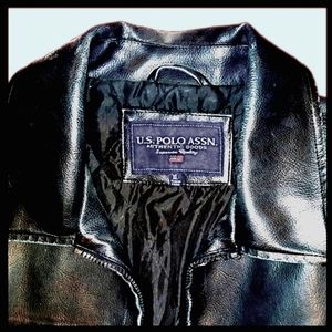 MENS XLG BLACK POLO distressed leather coat.